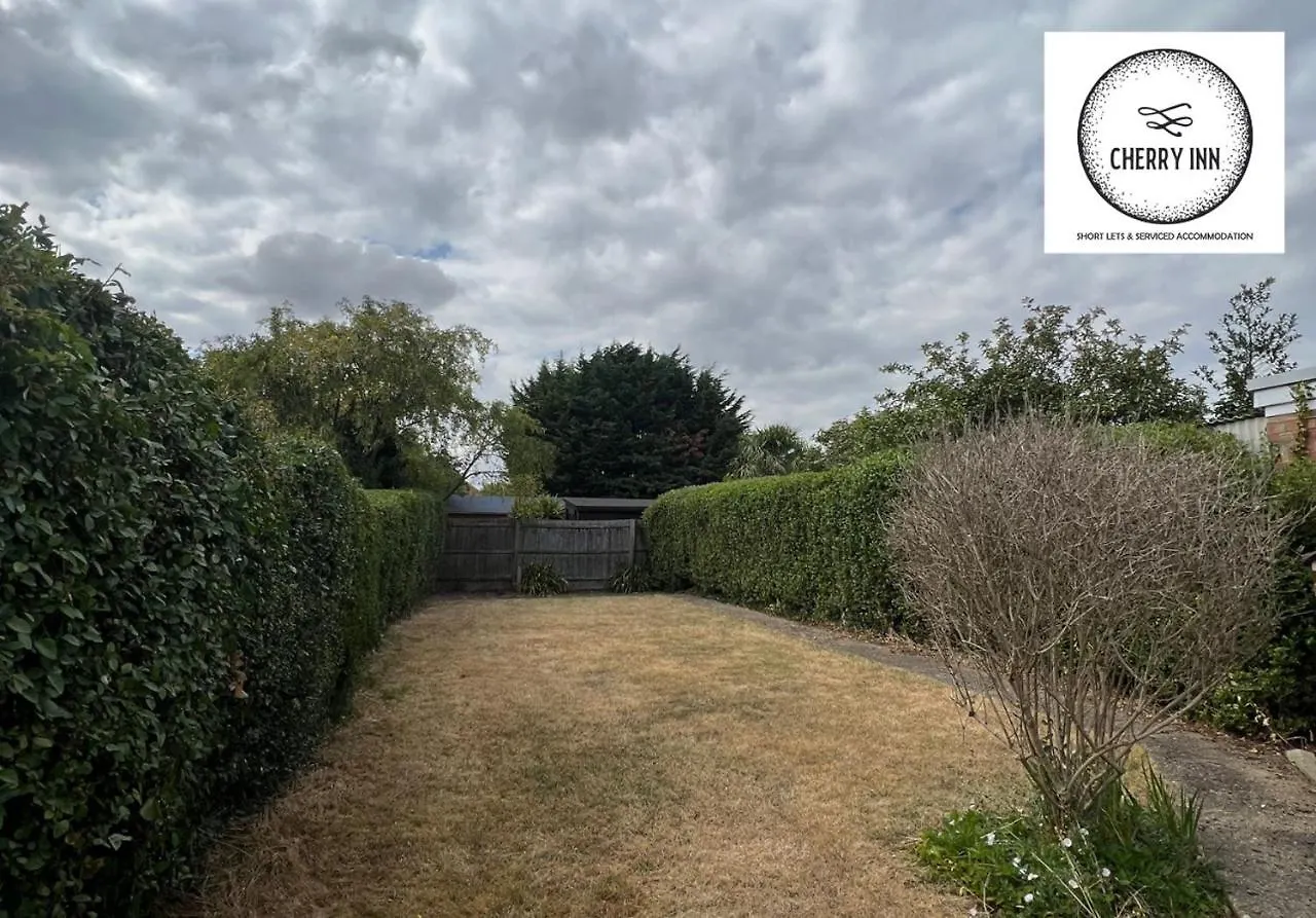3 Bedroom House With Parking & Garden By Cherry Inn Short Lets & Serviced Accommodation Cambridge Cambridge (Cambridgeshire)
